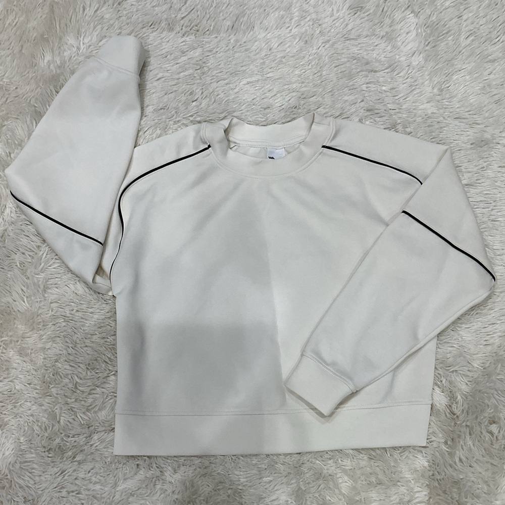 All in Motion white Sweatshirt with Black Details